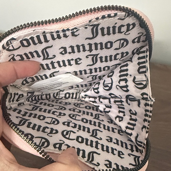 Juicy Couture Blush Heart Key Holder - Picture 2 of 2